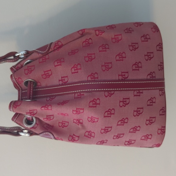 VINTAGE DOONEY & BOURKE RED SIGNATURE MINI DRAWSTRING BUCKET HANDBAG - Picture 6 of 15